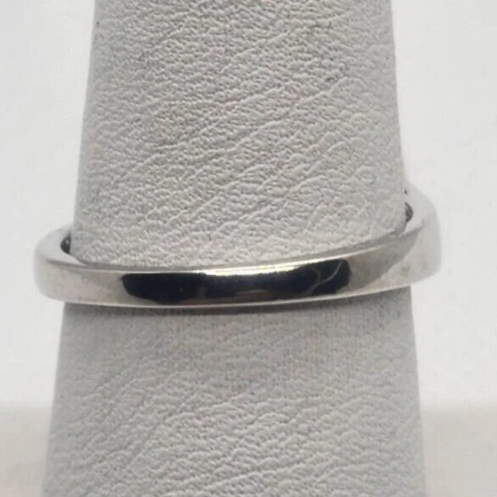 925 STERLING SILVER DIAMOND RING SIZE 8